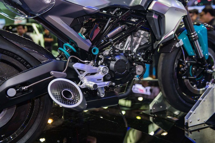 Cung cấp sức mạnh cho 150SS Racer là khối động cơ DOHC xi-lanh đơn 150 phân khối làm mát bằng chất lỏng, có phun nhiên liệu điện tử. Cỗ máy này dựa trên cơ sở loại động cơ đang được sử dụng cho rất nhiều dòng xe của Honda như CBR150R, CB150R Streetfire, Sonic 150R và Winner 150.