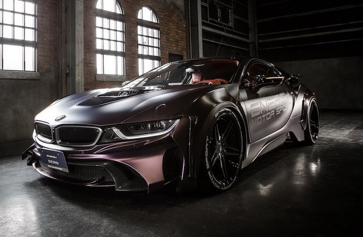 Với những thay đổi thực hiện trên bản độ BMW i8 này, Energy Motor Sport đã tạo ra một chiếc siêu xe cực "ngầu" và mạnh mẽ, giống như các nhân vật trong thế giới truyện tranh và phim Batman.