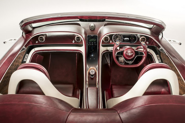 Giống như EXP 12 Speed 6 coupe trước đây, phiên bản mui trần cũng sở hữu thiết kế nội thất gần như y hệt. Bên cạnh bảng táp-lô đối xứng theo truyền thống của Bentley, chiếc xe còn mang đậm vẻ hiện đại với bảng đồng hồ kết hợp với màn hình kỹ thuật số và bảng điều khiển trung tâm nằm dọc, bao phủ bởi một tấm kính xiên xuống bệ trung tâm.
