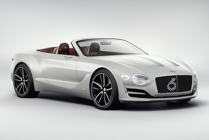 Giống như bản coupe trước đây, Bentley EXP 12 Speed 6e sở hữu kiểu dáng hòa trộn giữa sự thanh lịch và thể thao. Trên phiên bản ý tưởng này, lưới tản nhiệt truyền thống của Bentley đã có hình dáng 3D đầy phức tạp với màu khói và con số 6 chiếu sáng bằng đèn LED trắng ở bên dưới khi xe vận hành.