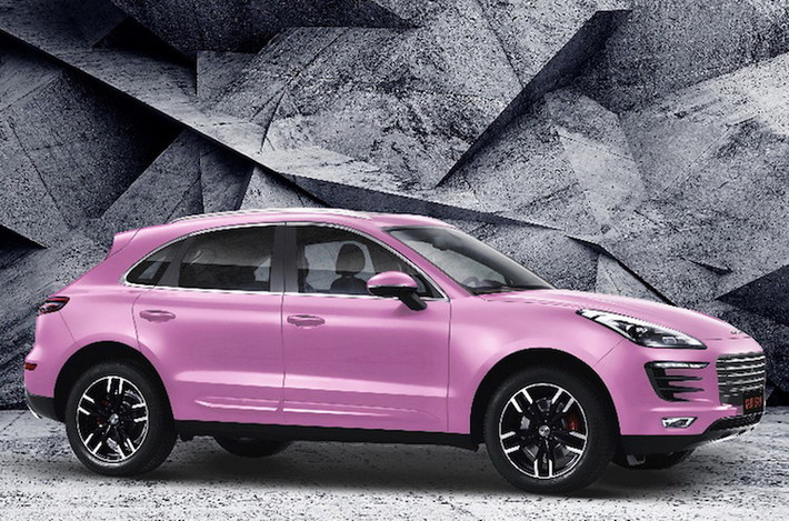 Trên phiên bản SR9 Nunsheng, thiết kế "nhái" gần như y hệt Porsche Macan vẫn được Zotye giữ nguyên, chỉ thay cho chiếc xe kiểu dáng mâm đúc 5 cánh kép đẹp mắt hơn. Đặc biệt, phiên bản này đã được hãng sơn màu hồng mờ nữ tính, dễ dàng khiến các "quý bà, quý cô" xiêu lòng.