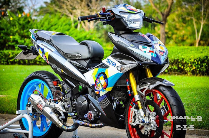 Kể từ khi ra mắt tới nay, Yamaha Exciter 150 có thể nói là một trong những mẫu xe được độ nhiều nhất Việt Nam. Phong trào độ Exciter diễn ra rất mạnh mẽ và được sự ủng hộ của cả Yamaha Việt Nam với các cuộc thi xe độ được tổ chức trong khuôn khổ nhiều sự kiện của hãng.