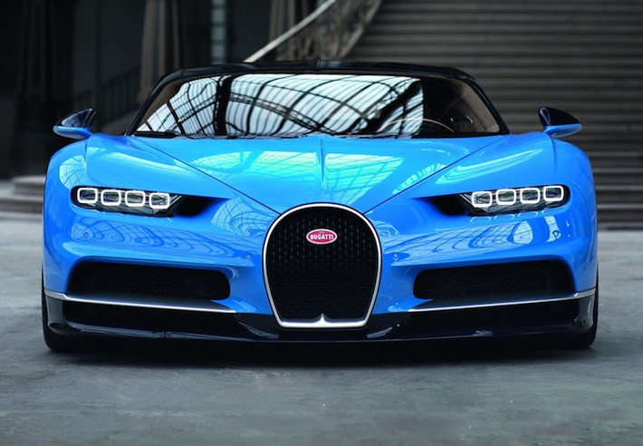 Việc sản xuất Chiron được thực hiện tại nhà máy của Bugatti đặt tại Molsheim, Alsace, Pháp. Mỗi chiếc xe mất 6 tháng để hoàn thành từ hơn 1800 bộ phận riêng lẻ, trải qua 12 công đoạn khác nhau. Chỉ khi khách hàng đã đặt cọc và quyết định màu xe, màu nội thất cùng các tùy chọn, Bugatti mới bắt đầu sản xuất một chiếc Chiron.