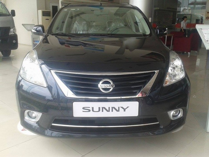 Cuối cùng, mẫu sedan hạng B Nissan Sunny đã được giảm 35 triệu đồng cho riêng phiên bản XL, nay chỉ còn 463 triệu đồng. 2 phiên bản còn lại của Sunny không có sự thay đổi về giá bán. Nếu đang có nhu cầu sở hữu ôtô gấp, khách hàng có thể tận dụng thời điểm này để quyết định mua xe. Tuy nhiên nếu muốn có những sự lựa chọn các dòng xe mới hiện đại hơn, mùa mua sắm cuối năm khoảng cuối tháng 12 sẽ là "thời điểm vàng".