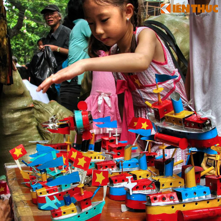 Khi chạy tàu phát ra tiếng kêu “phành phạch”. Tiếng kêu này được tạo ra bởi lá đồng mỏng nằm giữa nồi hơi bị đẩy theo hai chiều lên - xuống theo tác động của nhiệt và lực đàn hồi.