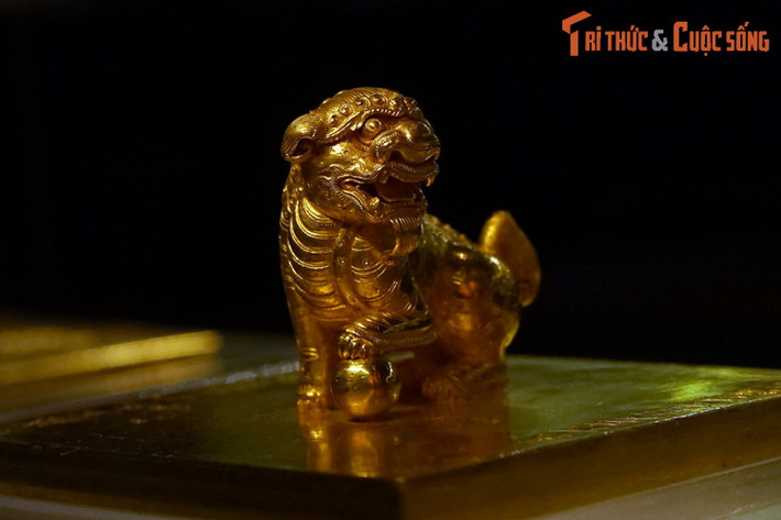 1. Bảo vật quốc gia - ấn vàng “Đại Việt Quốc Nguyễn Chúa vĩnh trấn chi bảo” là chiếc bảo ấn cổ nhất của nhà Nguyễn. Ấn do chúa Nguyễn Phúc Chu cho đúc làm quốc bảo vào năm Vĩnh Thịnh thứ 5 (1709).