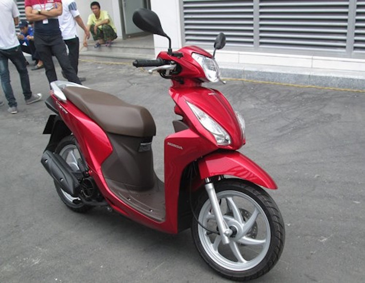 Nằm ở phân khúc xe tay ga giá rẻ, SYM Shark Mini sẽ phải cạnh tranh với những Suzuki Address, Yamaha Luvias và đặc biệt là Honda Vision - một mẫu xe đã 2 năm tuổi nhưng hiện vẫn đang là sự lựa chọn số 1 của người tiêu dùng Việt trong phân khúc này.