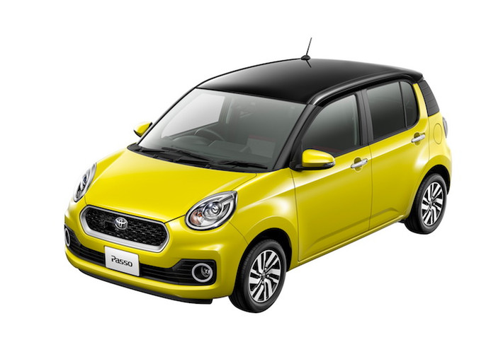Mọi phiên bản của Passo đều được trang bị hệ động lực với động cơ chỉ 1.0l 65 mã lực, đi kèm với hộp số tự động vô cấp CVT. Điều đặc biệt đó là khách hàng có thể lựa chọn giữa hệ dẫn động 4 bánh và cầu trước.