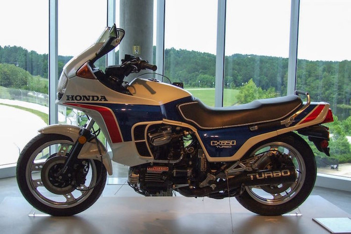 Honda cũng nhảy vào "cuộc chơi" động cơ tăng áp với chiếc X500 Turbo năm 1982 và sau này là CX650 Turbo. Nền tảng động cơ của chiếc xe đó là động cơ V-Twin đặt ngang nổi tiếng của chiếc CX500, nhưng được trang bị hệ thống phun nhiên liệu điện tử PGM-FI và kèm theo một tăng áp với áp suất 19 psi, đme tới công suất 83 mã lực.