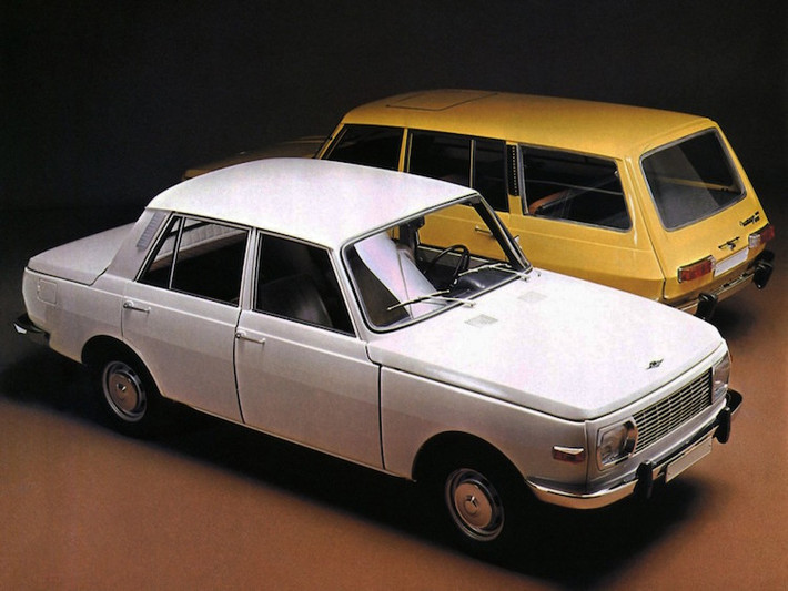 Bên cạnh Trabant, một mẫu xe khác cũng đến từ Đông Đức là Wartburg 353, một mẫu xe với kiểu dáng bắt nguồn từ một thiết kế năm... 1938 của BMW và chạy bằng động cơ 3 xi-lanh, 2 kỳ 993 cc của BMW. Động cơ của chiếc xe có thiết kế siêu đơn giản với chỉ 7 bộ phận hoạt động chính. Mặc dù vậy, trong thời kỳ còn sản xuất, khách hàng sẽ phải đợi tới 10 năm mới được nhận xe.