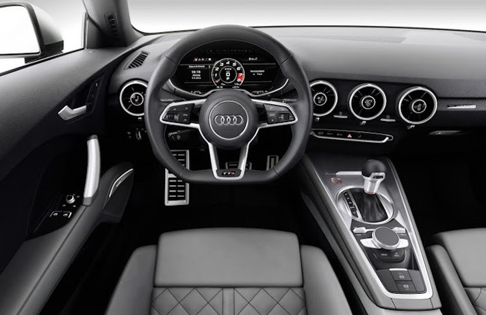Đã từng nhiều lần được các chuyên gia đánh giá cao, không ngạc nhiên khi Audi TTS có mặt trong top 10 xe có nội thất xe đẹp nhất 2016 của WardsAuto. Nội thất của TTS nổi bật với vẻ đẹp đơn giản nhưng vẫn đầy đủ tính năng, kèm theo chất lượng vật liệu cực tốt.