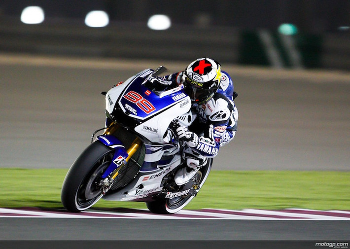 Sau khi Lorenzo ra đi, hiện tại đội đua Yamaha Movistar cũng chưa tìm được người thay thế anh. Tuy nhiên, Yamaha đã chính thức xác nhận rằng "ông hoàng" Valentino Rossi sẽ tiếp tục gắn bó với đội trong 2 mùa giải 2017 và 2018.