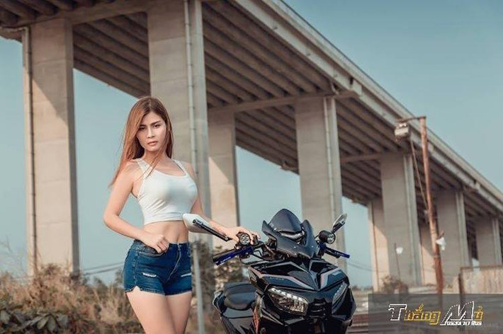 Sau khi ra mắt, Exciter đã nhanh chóng trở thành một mẫu xe được những người yêu xe tại Việt Nam ưa chuộng. Tính tới nay, đã có tổng cộng 3 phiên bản chính của Exciter 135 được Yamaha tung ra tại Việt Nam.
