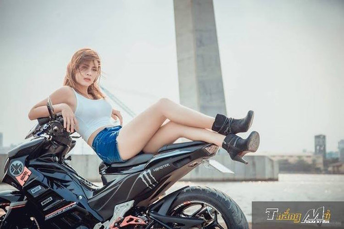 Hiện nay, Yamaha Việt Nam đã ngừng sản xuất phiên bản Exciter 135 và thay thế nó bằng bản 150. Tuy nhiên ở một số nước Đông Nam Á, chiếc xe vẫn được bán song song cùng với Exciter 150.