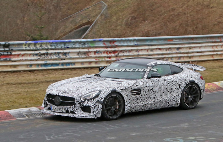 Hiện tại đang được liên tục thử nghiệm ở trường đua "địa ngục xanh" Nurburgring nổi tiếng của Đức, có vẻ hậu tố "GT-R" trong tên gọi Mercedes AMG GT-R của mẫu siêu xe mới đã được xác nhận khi chính Giám đốc bộ phận AMG - ông Tobias Moers đã sử dụng tên gọi này.
