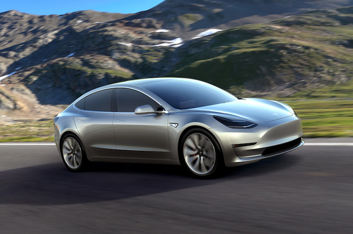 Chi tiết kỹ thuật về hệ động lực của Model 3 vẫn chưa được Tesla công bố chính xác, tuy nhiên nhiều khả năng xe sẽ có 2 động cơ điện được đặt ở trục trước và sau tạo thành hệ dẫn động 4 bánh. Trong lễ ra mắt, ông Elon Musk - giám đốc điều hành Tesla đã khẳng định: "Chúng tôi không tạo ra những mẫu xe chậm chạp", như vậy có thể tin rằng chiếc xe sẽ có tốc lực khá tốt.