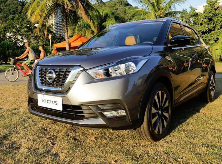 Quay trở về năm 2016, phiên bản thương mại của Nissan Kicks dù không ấn tượng như bản concept, nhưng về cơ bản vẫn giữ lại được những chi tiết thiết kế đặc trưng đã từng xuất hiện trên chiếc xe ý tưởng trước kia.