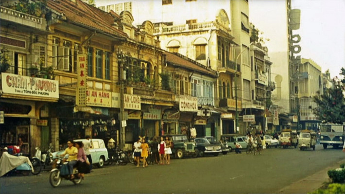 Đường Tổng Đốc Phương.