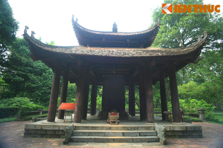 Nằm trong khu di tích Lam Kinh (xã Xuân Lam, huyện Thọ Xuân, tỉnh Thanh Hóa), bia Vĩnh Lăng có niên đại từ thời Lê sơ được đánh giá là bia đá cổ đẹp bậc nhất Việt Nam còn được lưu giữ đến nay.