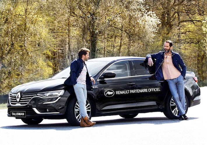 Lịch sử của Renault vốn gắn liền với môn nghệ thuật thứ 7 kể từ hãng ra đời năm 1895. Tại thời điểm đó, các nhà máy của Renault có vị trí nằm gần với hãng phim đầu tiên trên thế giới ở Billancourt, Pháp. Kể từ đó, Renault đã trở thành đối tác lâu đời tại các liên hoan phim hàng đầu thế giới như Lyon, Deauville, Angoulême, Cabourg, Seville hay Mostra ở Venice, Ý.