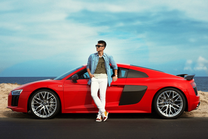 Với việc đạt được tổng số 4 giải thưởng, Audi R8 trở thành mẫu xe thành công nhất trong lịch sử hệ thống giải World Car Awards. Trước đó, phiên bản R8 tiền nhiệm đã mang về 2 giải „World Performance Car award“ và giải „World Car Design of the Year award“.