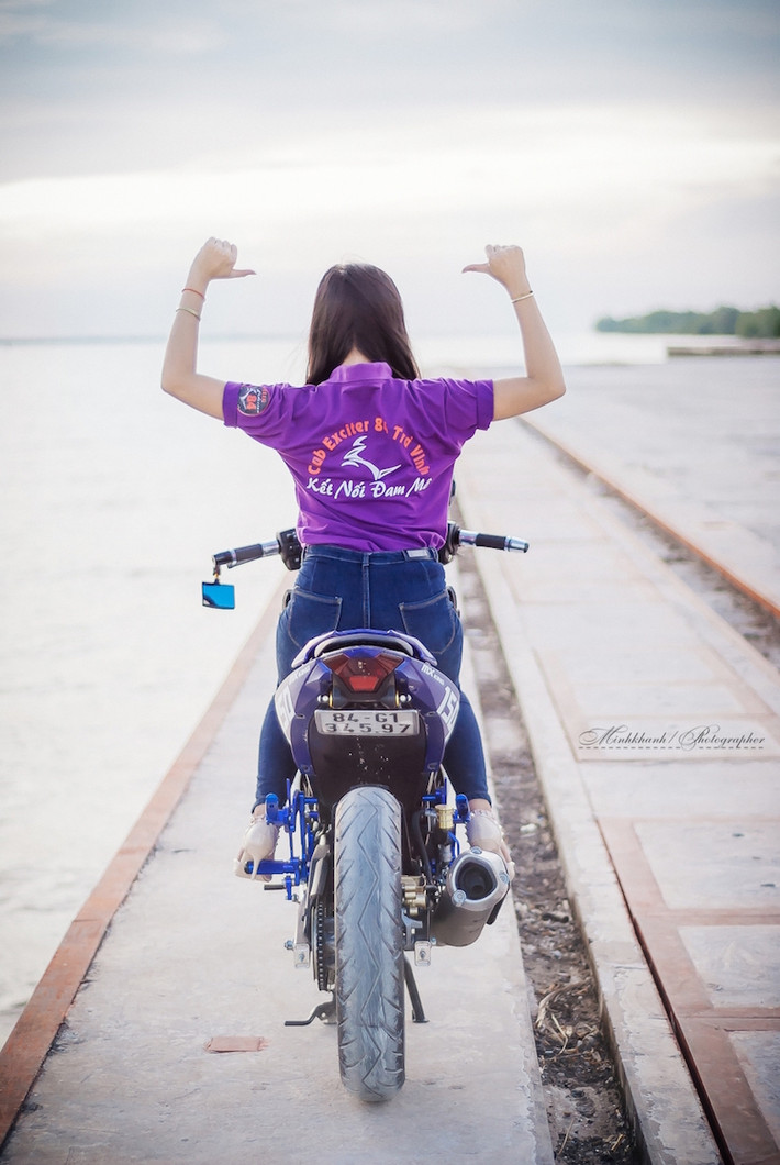 Chính vì vậy, trong các CLB chơi xe Exciter 150 tại Việt Nam hiện nay, có một số lượng không nhỏ thành viên là những "bóng hồng" đầy cá tính.