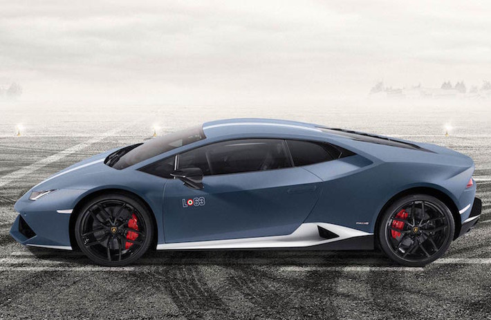So với những chiếc Huracan bình thường, siêu xe Lamborghini Huracan Avio không có sự thay đổi nào về thiết kế. Tuy nhiên, toàn bộ thân xe sẽ được sơn với 1 trong 5 màu đặc biệt là Grigo Falco (xám bóng), 4 màu sơn nhám Blu Grifo (xanh), Grigio Nibbio (xám bạc), Grigio Vulcano (xám) và Verde Turbine (xanh đậm).