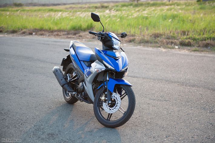 Ra mắt lần đầu vào cuối năm 2014, Yamaha Exciter 150 là thế hệ thứ 3 của dòng xe underbone thể thao phân khối nhỏ rất được ưa chuộng tại Việt Nam. Phiên bản mới nhất này được coi là một cuộc "cách mạng" của dòng xe với khối động cơ được nâng dung tích từ 135 lên thành 150 cc.