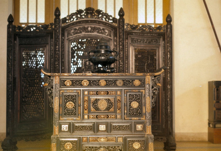 Bên trong Viện Bảo tàng ở Thảo Cầm Viên.