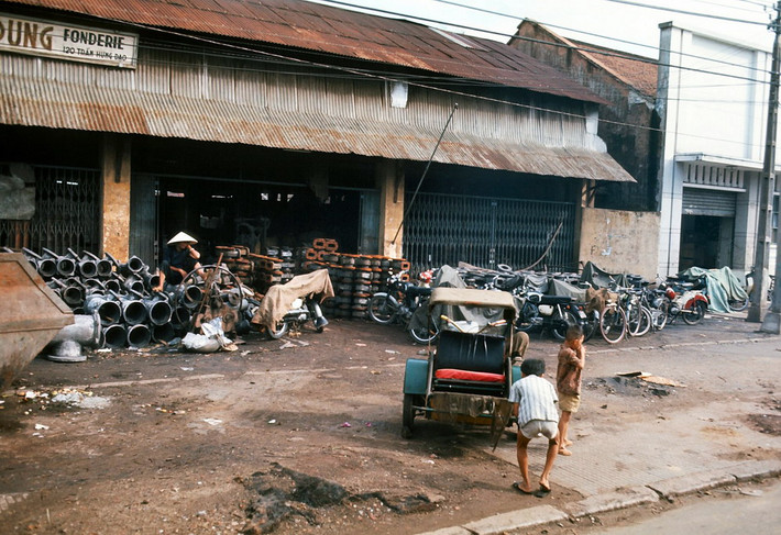 Xường đúc trên đường Trần Hưng Đạo.