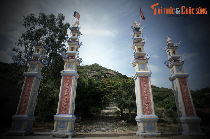 Do những biến động của thời cuộc, ngôi chùa gắn với câu chuyện kỳ lạ về Ông Núi đã bị phá hủy thoàn toàn vào giữa thế kỷ 20. Đến năm 2004, một ngôi chùa mới khang trang đã được xây dựng trên nền chùa xưa, nhanh chóng trở thành điểm đến thu hút du khách ở Bình Định...