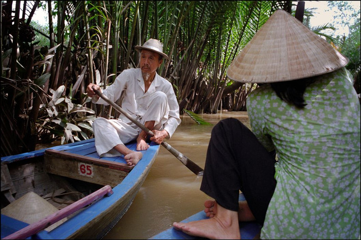 Rừng dừa nước ở các cù lao trên sông Tiền, gần Mỹ Tho. Ảnh: Ian Berry/ Magnum Photos.