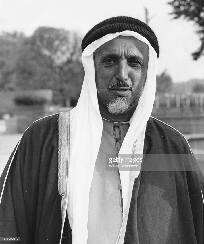 Chân dung Sheikh Ali Bin Abdullah Al Thani, nhà lãnh đạo Qatar năm 1954. Ảnh: Getty Images