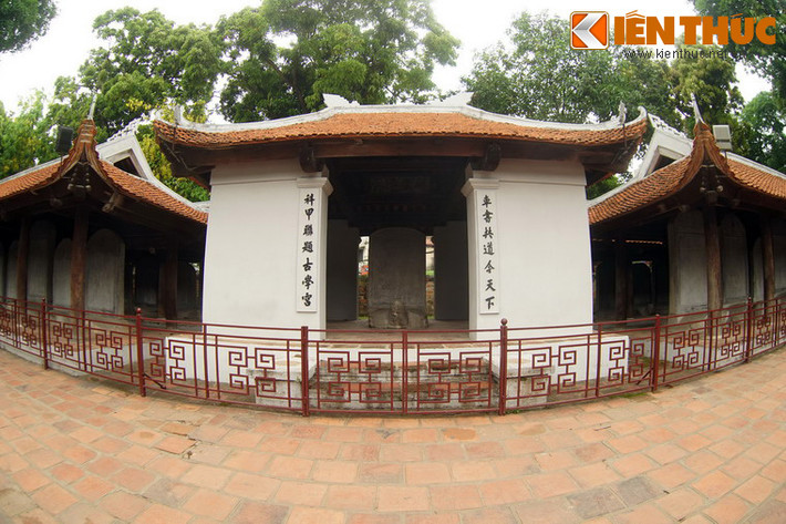 Từ nhiều đời nay, 82 bia Tiến sĩ tại Văn Miếu - Quốc Tử Giám ở Hà Nội luôn được coi là biểu tượng cho truyền thống hiếu học của Việt Nam.