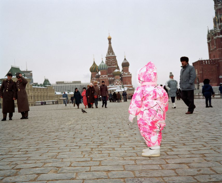 Trên Quảng trường Đỏ ở Moscow. Ảnh: Martin Parr/ Magnum Photos.