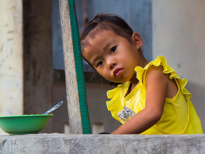 Bữa sáng của bé gái. Ảnh: Jonas Anselmby/ 500px.com.