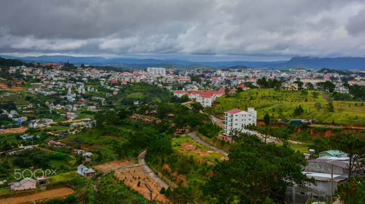 Toàn cảnh Đà Lạt nhìn từ trên cao. Ảnh: Panagiotis Papadopoulos - 500px.com.