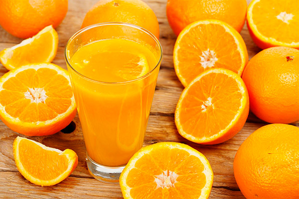 Cam giàu vitamin C, không chỉ giúp tóc sáng bóng, mượt mà mà còn giúp làm đẹp da.