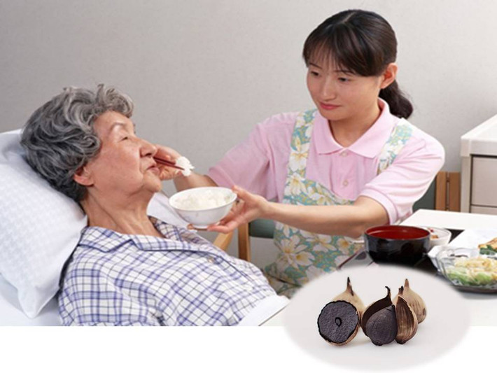 5. Phòng chống ung thư Một số nghiên cứu chỉ ra mối liên hệ giữa ăn tỏi hàng ngày với việc chống lại ung thư dạ dày và đại trực tràng. Các hợp chất alli giúp làm chậm hoặc ngừng sự phát triển các tế bào ung thư trên cơ thể. Theo Viện nghiên cứu Ung thư Mỹ, tỏi có thể làm giảm tỷ lệ các khối u ung thư.