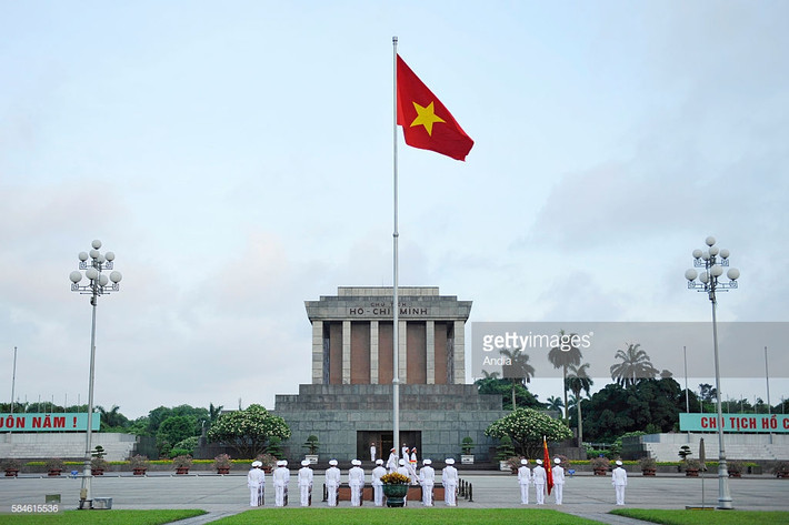 Một buổi lễ Thượng cờ ở Quảng trường Ba Đình năm 2014. Ảnh: Andia/ Getty.