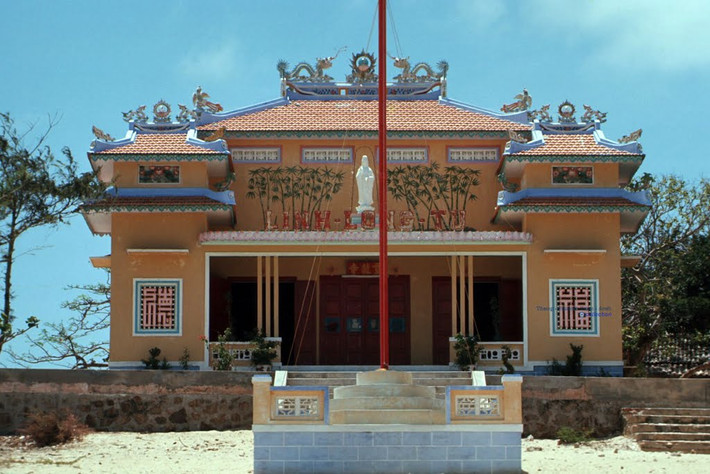 Chùa Linh Long ở Mũi Né.