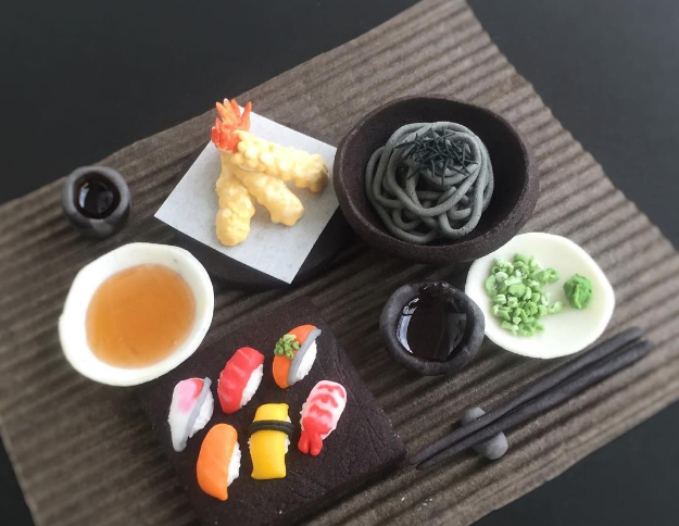 Những chiếc bánh quy đặc biệt này trông giống hệt như những món ăn truyền thống của Nhật Bản như cơm thịt lợn cốt lết chiên xù, sushi, mì soba…