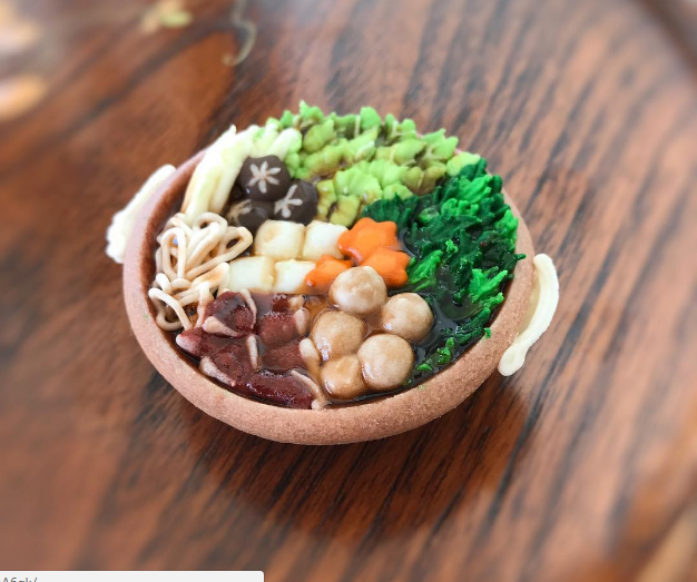 Tài năng với bánh kẹo nghệ thuật của Chikoto Kawakami không chỉ dừng lại ở việc tạo ra những chiếc bánh giống với món ăn mặn trong ẩm thực Nhật Bản. Những chiếc bánh cookies phiên bản Mỹ cũng được Chikoto làm ra một cách đầy tài tình.