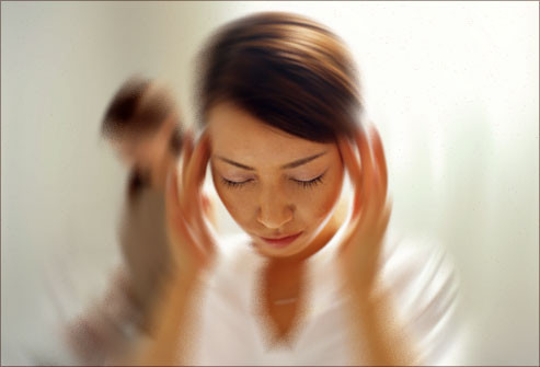 Đầu óc nhẹ bẫng khi đứng dậy: Sự mất cân bằng điện phân là bình thường khi căng thẳng kéo dài và khiến bạn cảm thấy đầu óc nhẹ bẫng hoặc chóng mặt mỗi khi đứng dậy bất thình lình.