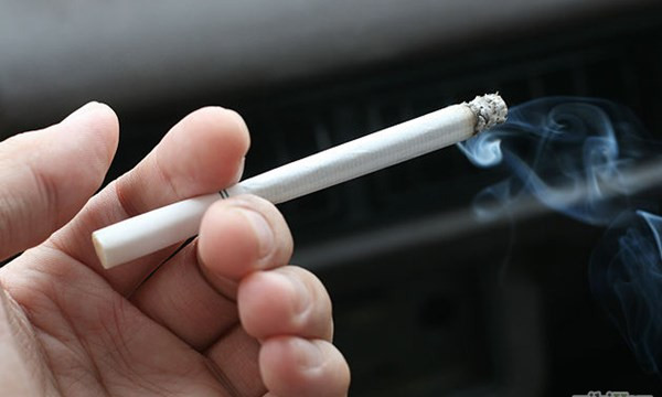 Vào những năm 30, người ta thường hút thuốc lá để duy trì cân nặng và giữ cho cổ họng không bị ngứa.