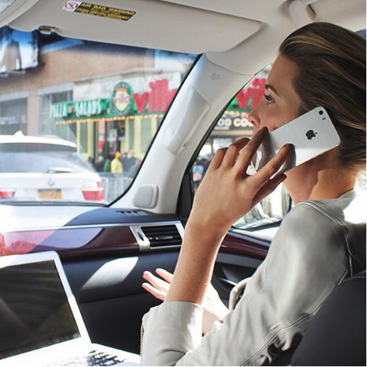 Về chế độ chăm sóc da hàng ngày, Ivanka cho biết có 3 sản phẩm không thể không dùng hàng ngày là dưỡng môi, kem chống nắng và phấn má. Sản phẩm trang điểm ưa thích của cô là phấn nền có chống nắng để tiện cho những khi di chuyển ra đường. Cô hiếm khi đánh móng tay vì không có thời gian để thay đổi màu móng