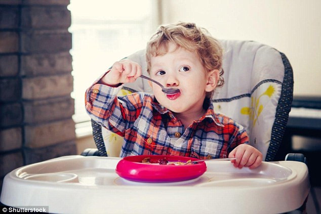 Yếu tố cơ bản để phân biệt carb tốt và carb xấu là carb xấu thì chứa nhiều chất sắt. Một nhân tố khác cần xem xét là thời gian giãn cách giữa 2 lần ăn để tránh lượng glucose trong máu không bị tăng cao. Một số loại carb như bánh ngọt, đồ ăn ngọt là carb tiêu hóa nhanh (chỉ số GI cao) và một số loại carb như khoai lang lại tiêu hóa chậm (chỉ số GI thấp).