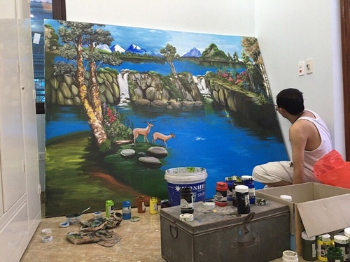 Ngoài việc diễn hài, công việc yêu thích của Chiến Thắng là vẽ tranh.