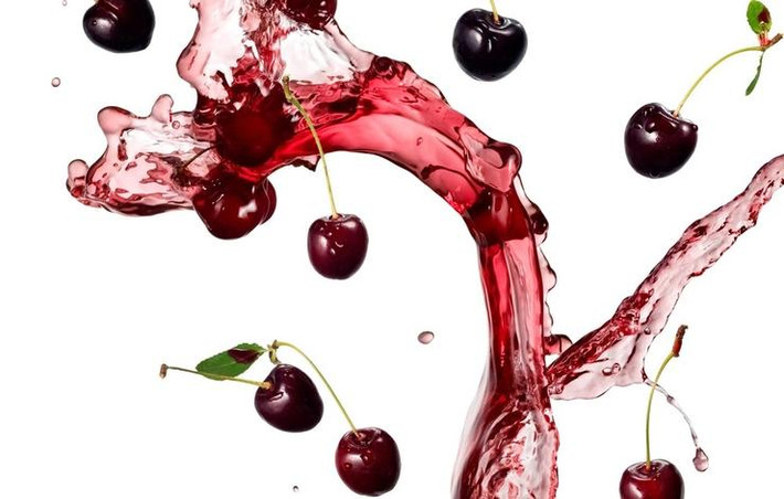 Nước ép quả cherry có thể làm giảm các cơn đau vì có chứa nhiều chất chống oxy hóa nhất trong số các loại hoa quả. Ngoài ra còn có khoảng 30 hợp chất khác có tác dụng chống viêm sưng.