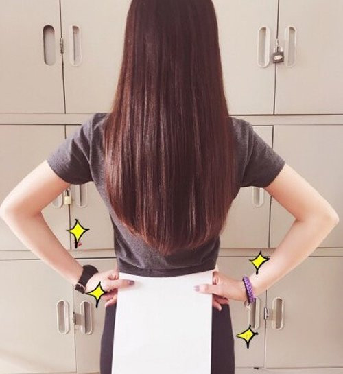 Một trào lưu khoe hình thể đẹp khác là dùng tờ giấy A4 có chiều rộng là 21cm để khoe vòng eo. Vòng eo nhỏ và mỏng như giấy A4 chính là động lực thúc đẩy niềm đam mê tập luyện thể dục thể thao của giới trẻ châu Á. Theo nhiều nghiên cứu, việc tập luyện và khoe thành tích cũng là một “chất xúc tác” để người tập hăng say, nỗ lực hơn trong quá trình “đổ mồ hôi” gian khổ.